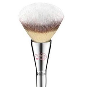 It Cosmetics All Over Powder Brush #211